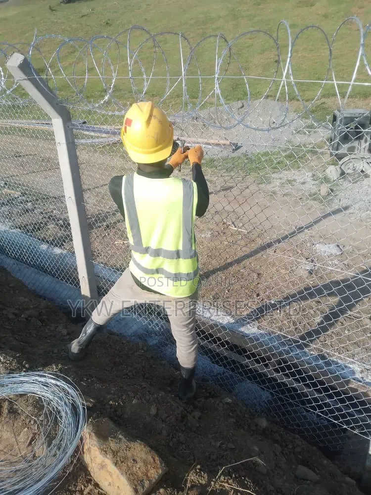 Chain Link Fence Construction