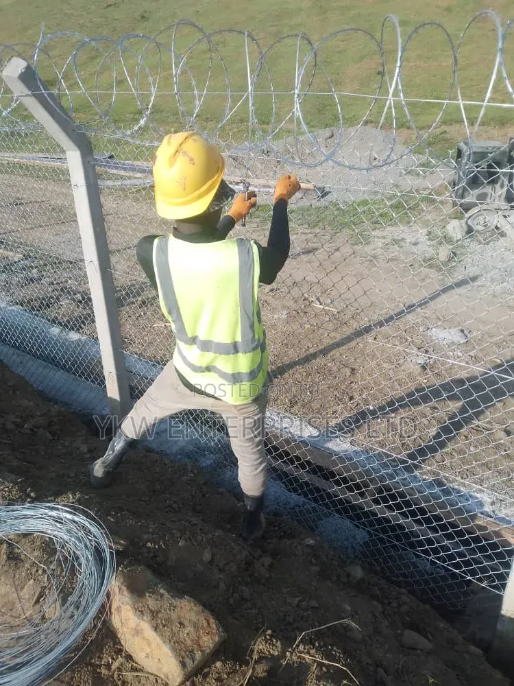 Chain Link Fence Construction
