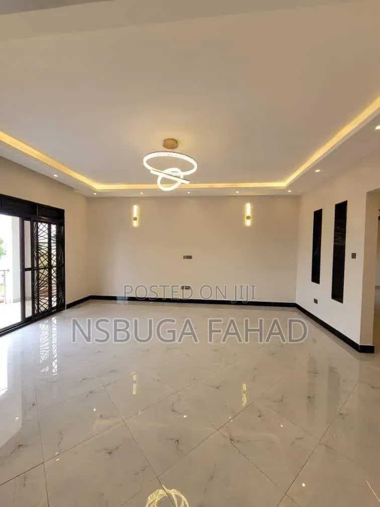 3bdrm House in Standalone Kisaasi, Central Division for rent