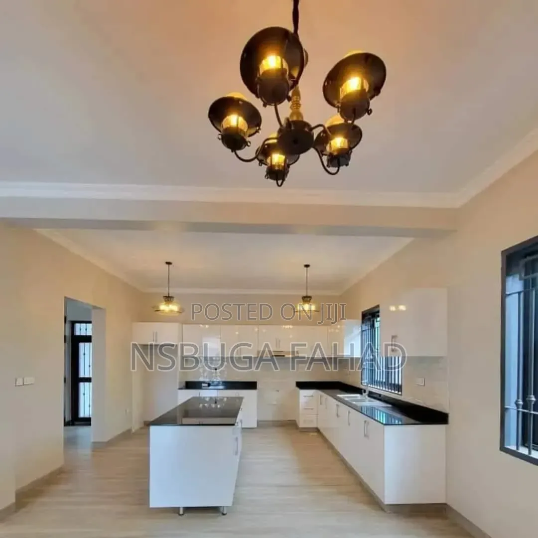 3bdrm House in Standalone Kisaasi, Central Division for rent
