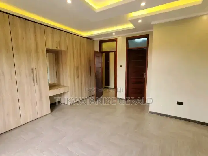 2bdrm House in Kisaasi, Central Division for rent