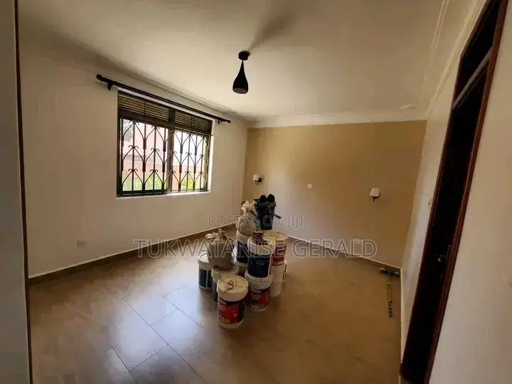 2bdrm House in Kisaasi, Central Division for rent