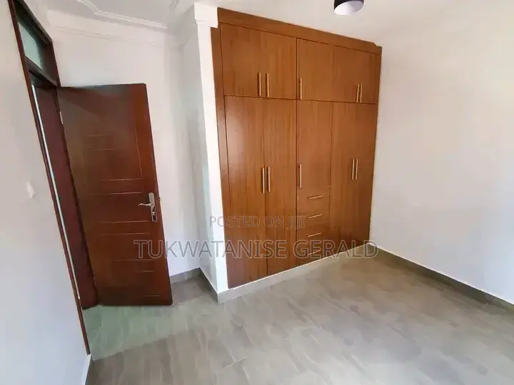 2bdrm House in Kisaasi, Central Division for rent