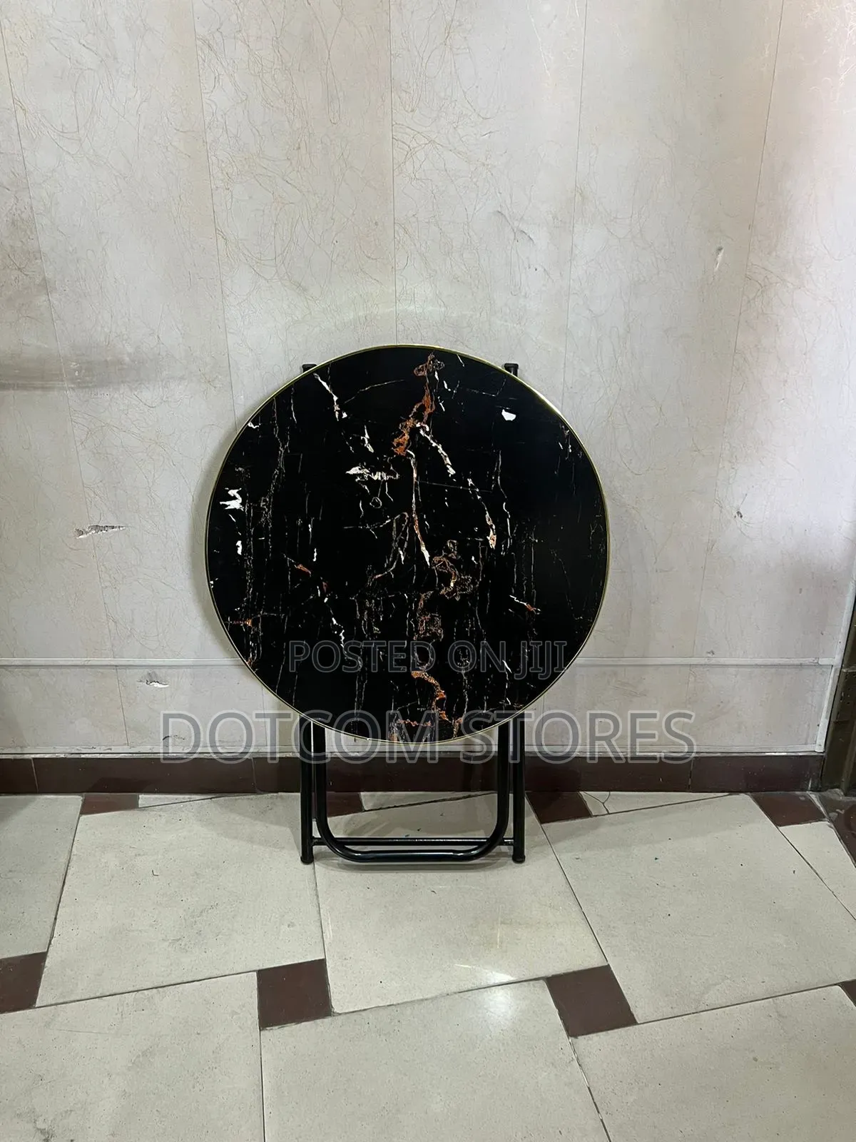Black Marble-Patterned Round Table