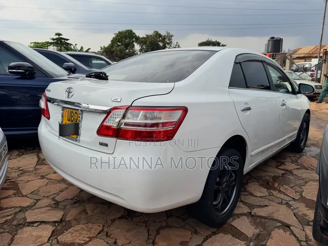 Toyota Premio 2014 White