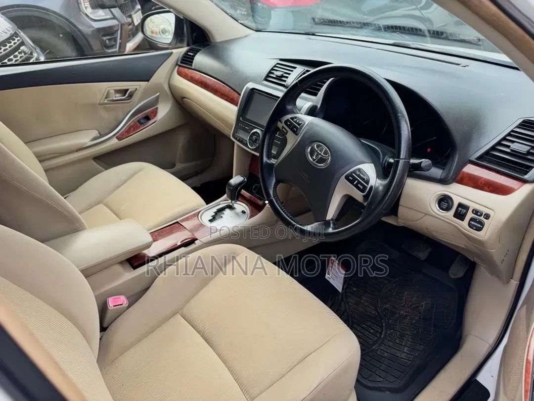 Toyota Premio 2014 White
