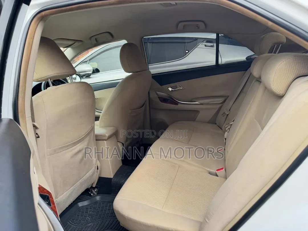 Toyota Premio 2014 White