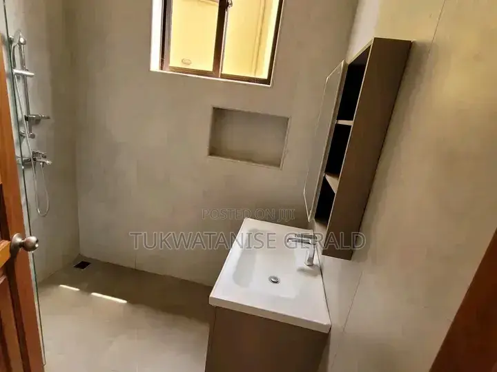 2bdrm House in Kisaasi, Central Division for rent