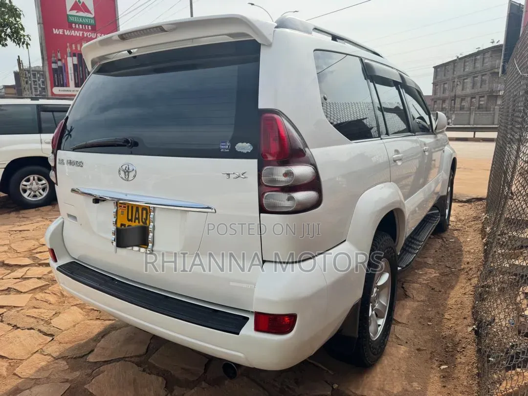 Toyota Land Cruiser Prado 2005 White