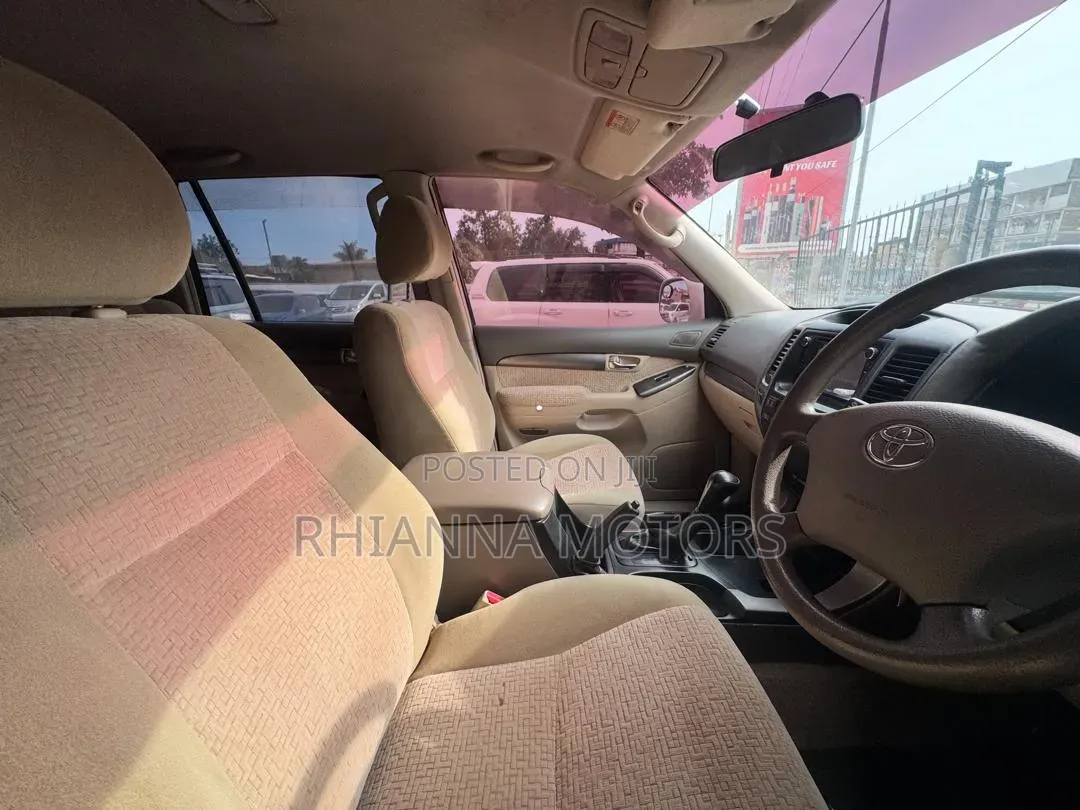 Toyota Land Cruiser Prado 2005 White