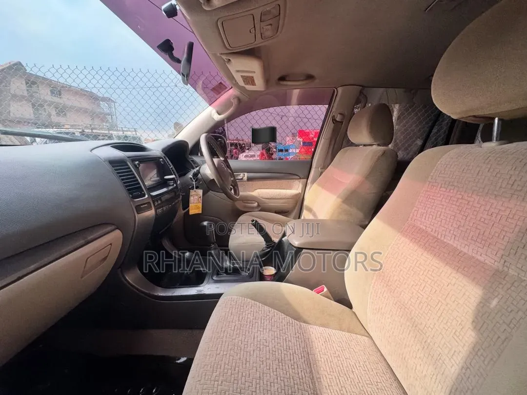 Toyota Land Cruiser Prado 2005 White