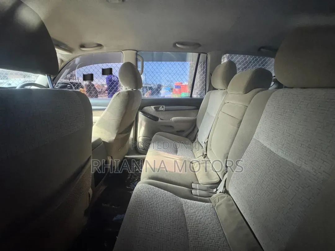 Toyota Land Cruiser Prado 2005 White