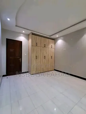 2bdrm House in Kisaasi Bukoto Road, Central Division for rent