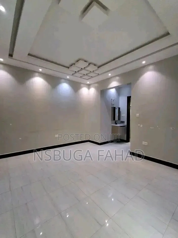 2bdrm House in Kisaasi Bukoto Road, Central Division for rent