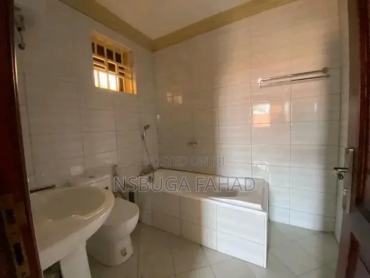 2bdrm House in Kisaasi, Central Division for rent