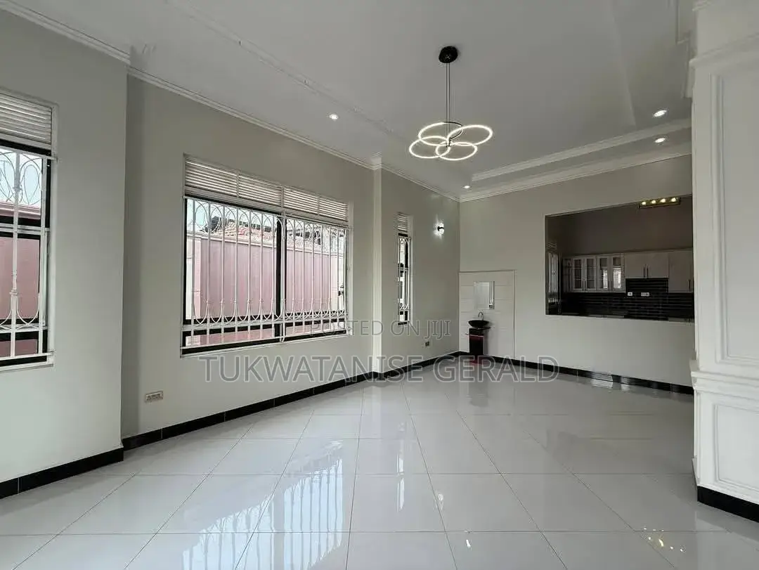 3bdrm House in Kisaasi, Central Division for rent