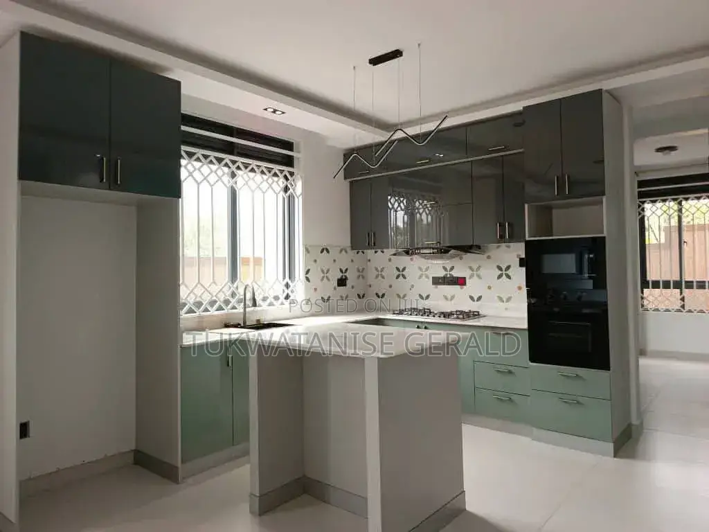 3bdrm House in Kisaasi, Central Division for rent