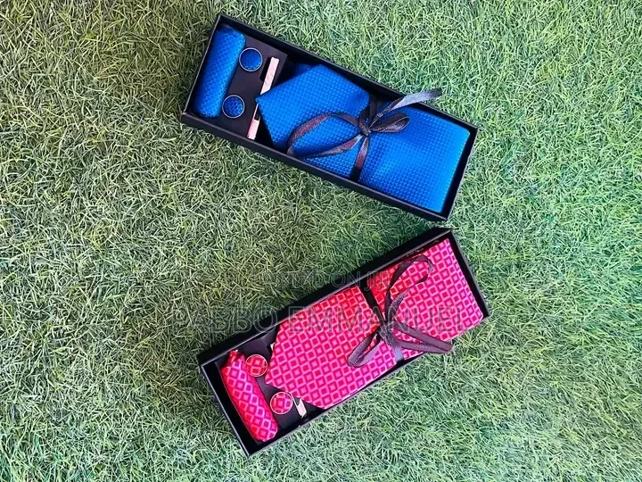 3 in 1 Set {Necktie+cufflinks+pocket Square)