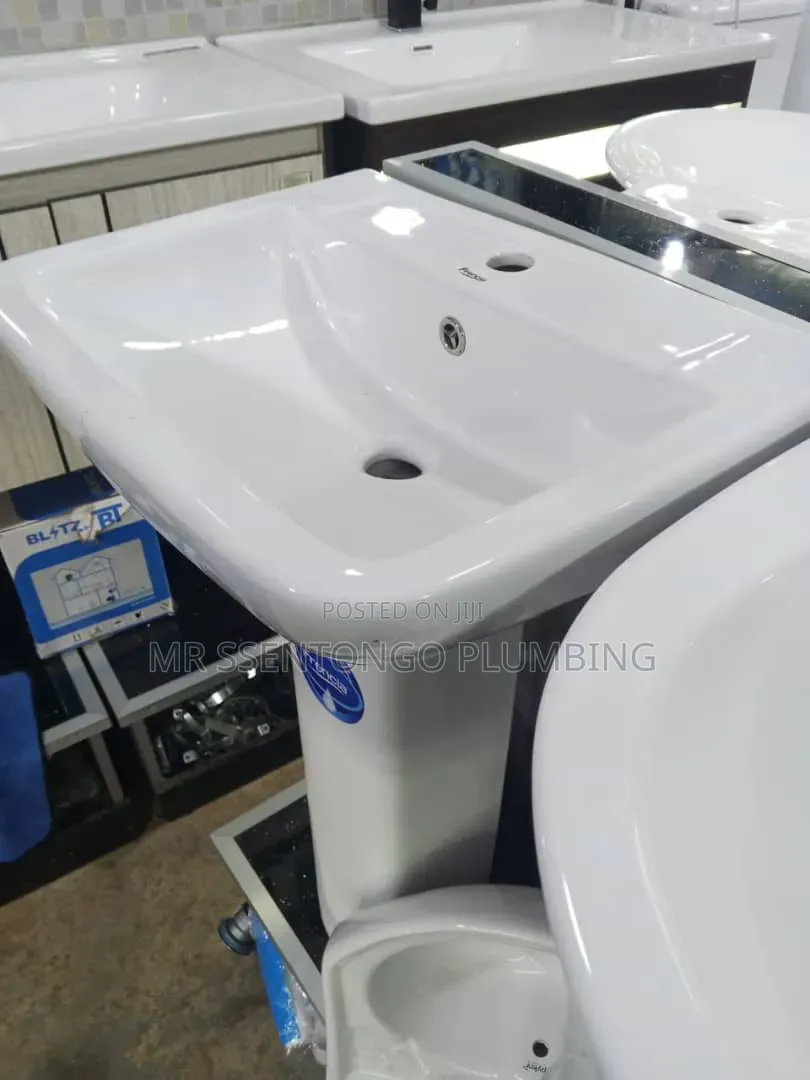 Toilet Seat With Hand Basin Complete Set With Accessories Big Square