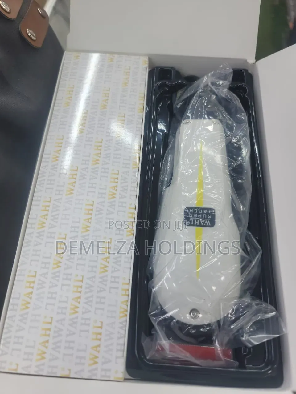 WAHL Professional Vibratory Hair Clipper