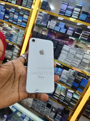 Apple iPhone 8 64 GB White