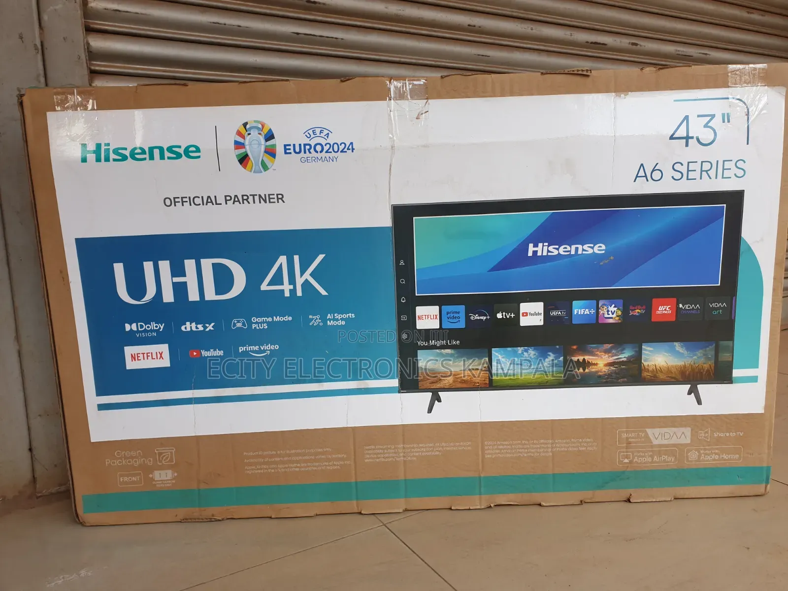 Boxed Hisense :43 Smart