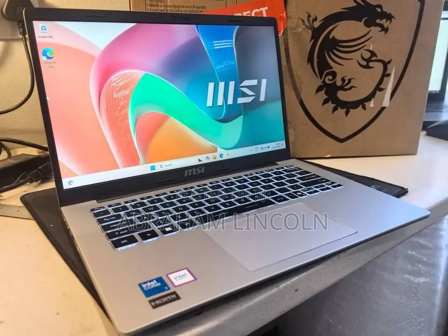 New Laptop MSI Modern 14 8GB Intel Core i7 SSD 512GB