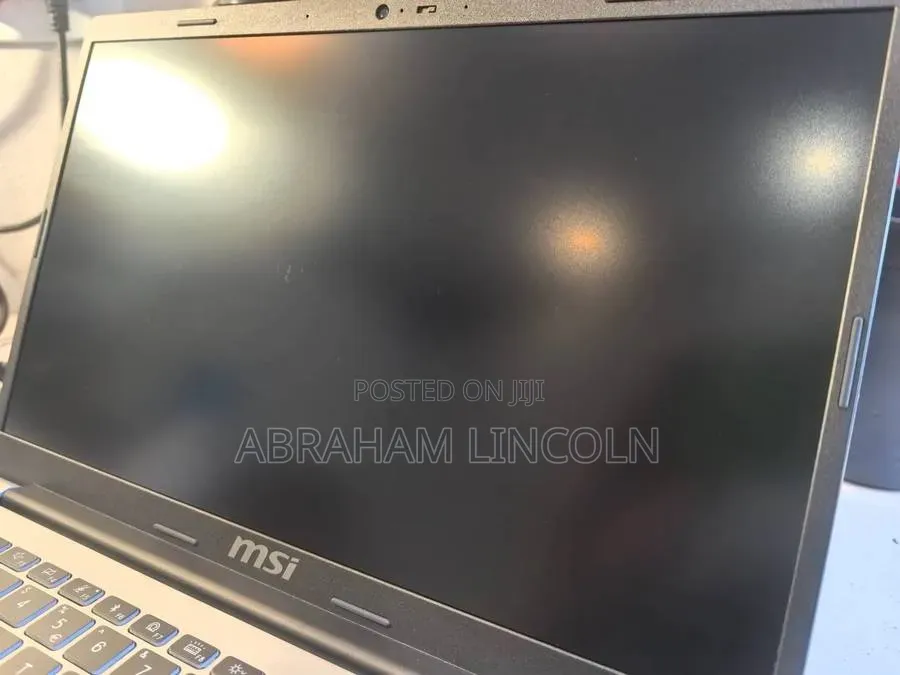 New Laptop MSI Modern 14 8GB Intel Core i7 SSD 512GB