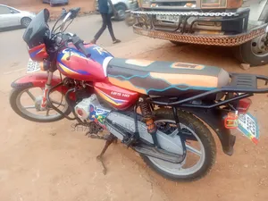 Bajaj CT 125X 2023 Red