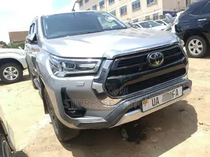 Toyota Hilux Revo Double Cab Deisel 2.4 AWD 2020 Silver