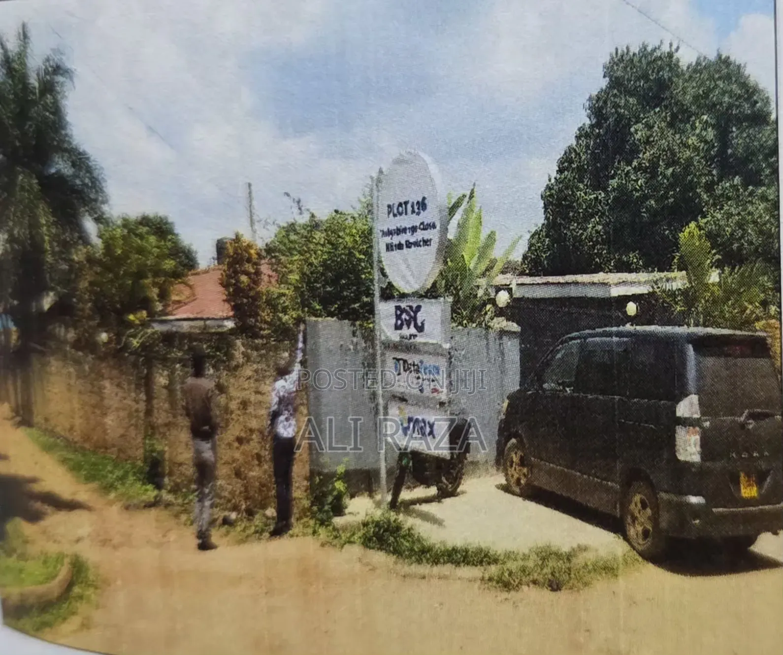 6bdrm Bungalow in Ntinda Estate, Central Division for sale