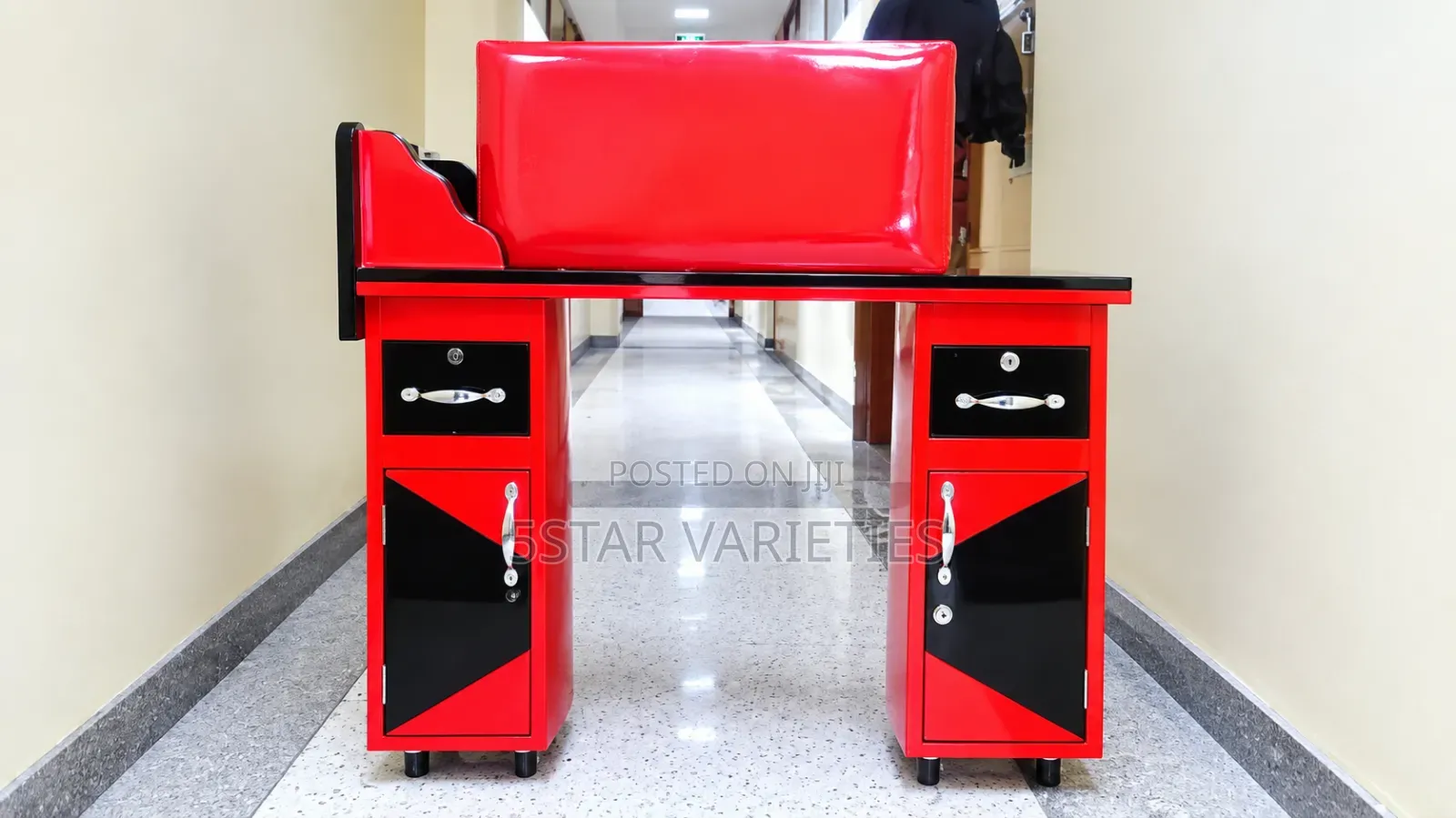 Nail Tables