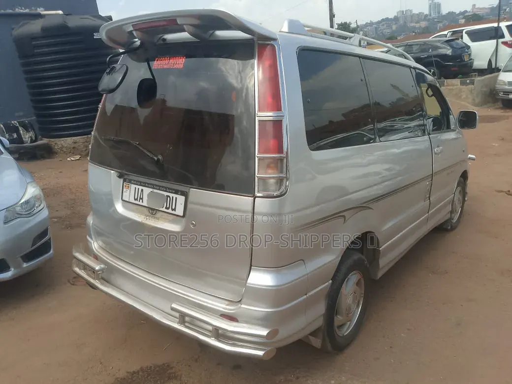 Toyota Noah 2.0 FWD (8 Seater) 2001 Silver