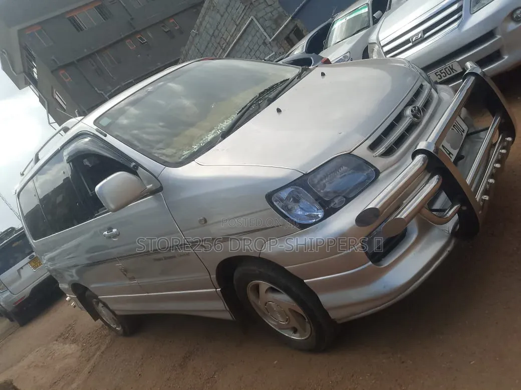 Toyota Noah 2.0 FWD (8 Seater) 2001 Silver