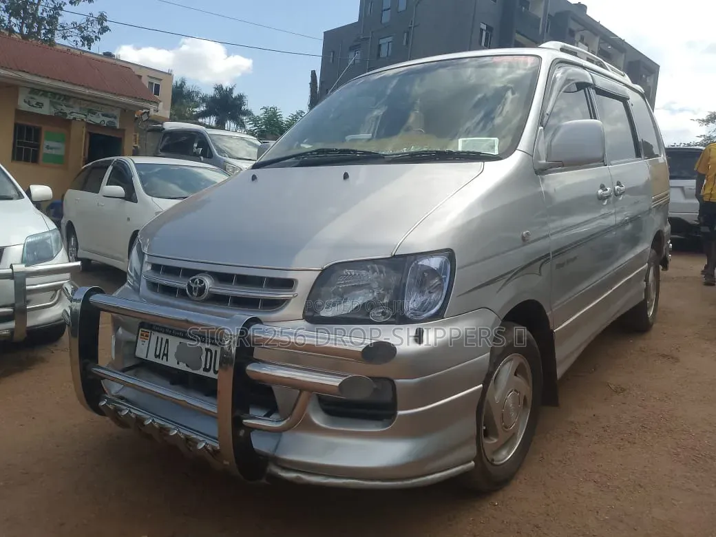 Toyota Noah 2.0 FWD (8 Seater) 2001 Silver