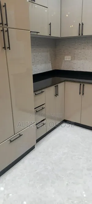6bdrm Duplex in Munyonyo, Central Division for rent