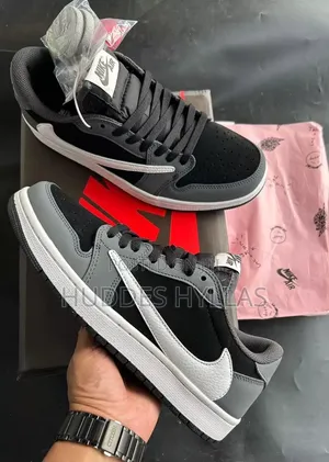 Jordan 1 Low X Travis Scott (Cactus Jack)