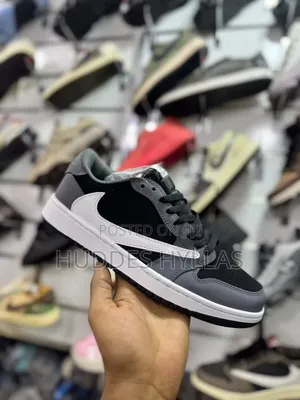 Jordan 1 Low X Travis Scott (Cactus Jack)