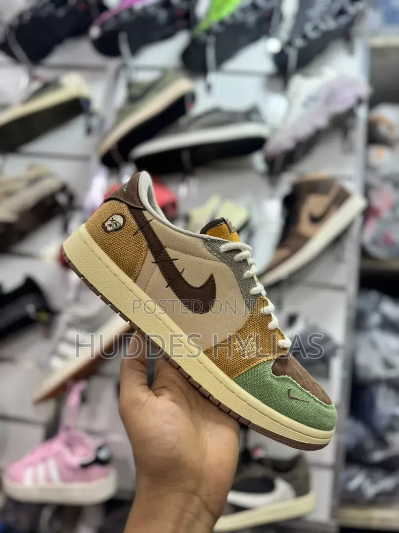 Jordan 1 Low X Travis Scott (Cactus Jack)