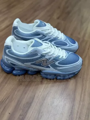 New Balance 2000
