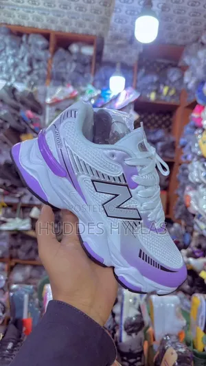 New Balance 2000