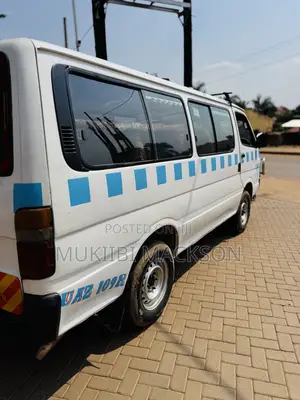 Toyota HiAce 2003 White