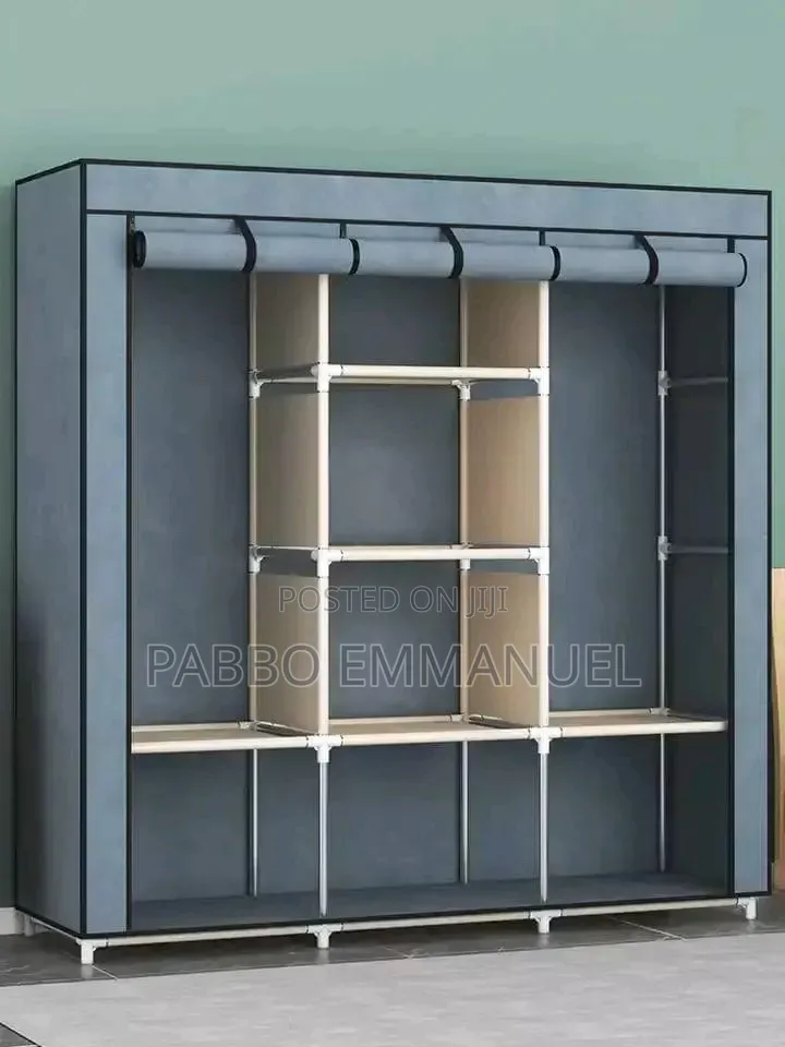Embossed 3 Column Closet