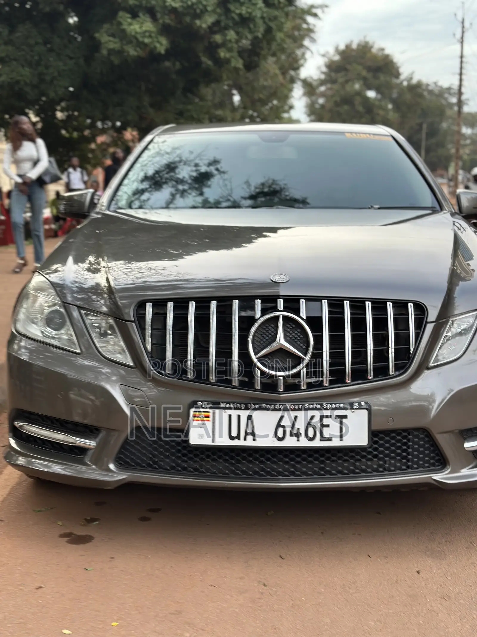 Mercedes-Benz E250 2012 Gold
