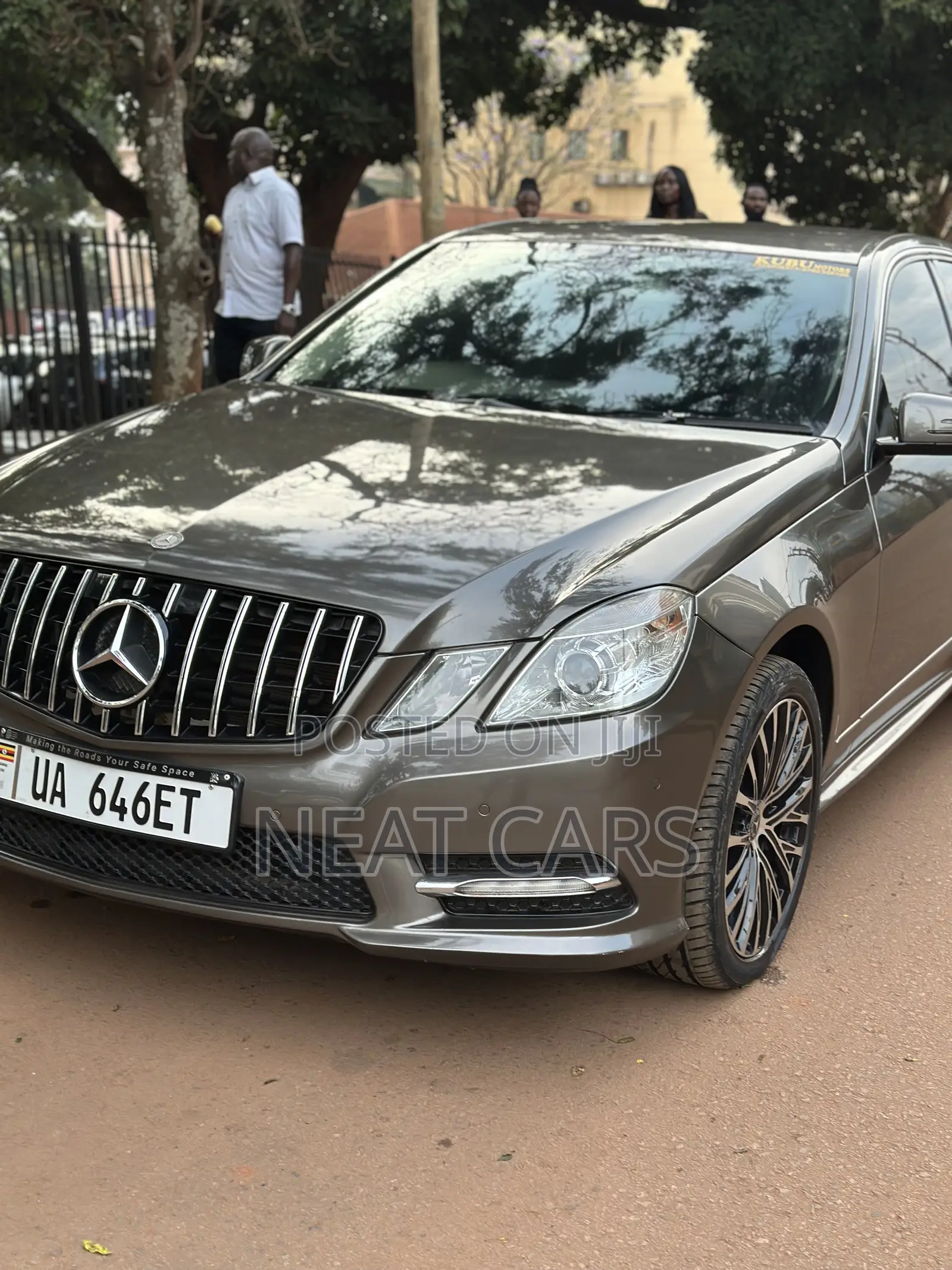 Mercedes-Benz E250 2012 Gold