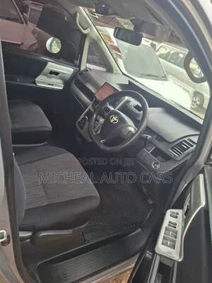 Toyota Noah 2011 Silver