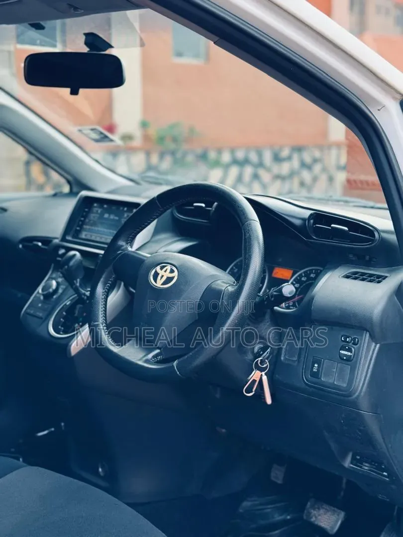 Toyota Wish 2010 White
