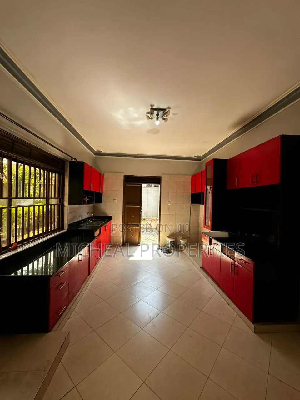 3bdrm House in Wakiso / Wakiso for sale