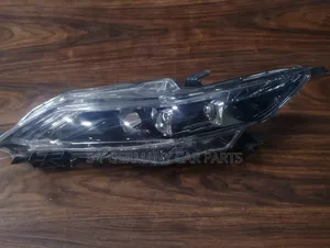 Head Lights for Toyota Harrier Hybrid 2015-2017