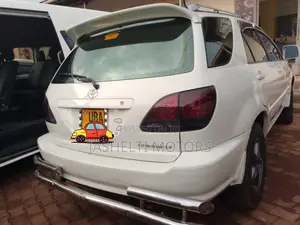 Toyota Harrier 1998 White